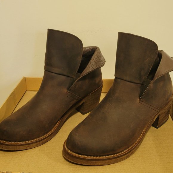 Free People Brooks Ankle Boot size 7 - Brown Leather Bootie - Picture 4 of 13